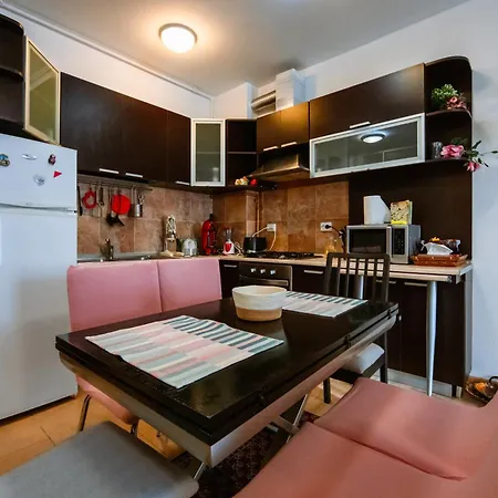 Apartment Mountain Dream